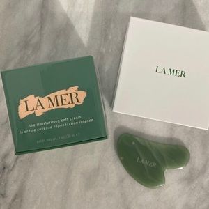 La Mer The Moisturizing Soft Cream & Jade Gua Sha